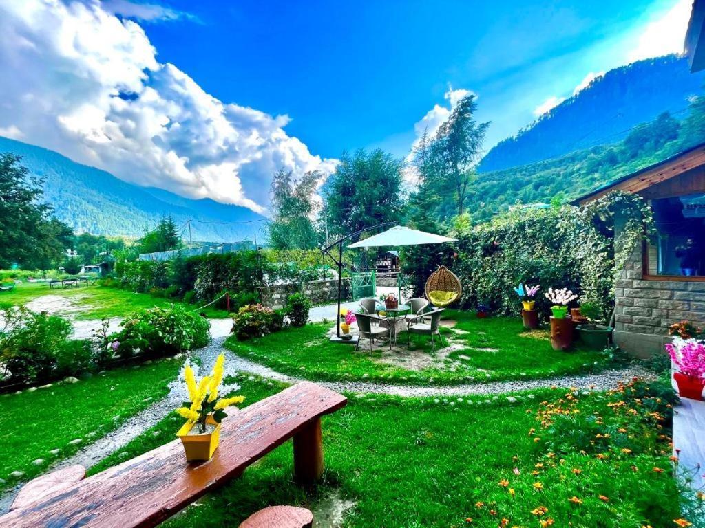 Himalayan Fort Resort, Manali - ! Riverside Property !! Big Lawn With Bonfire !! Best Selling !! Scenic River & Mountais View !! Big Parking !! Luxury Balcony Rooms !! Playing Zone !! Property Of The Year ! M 98160-43600 Exteriér fotografie