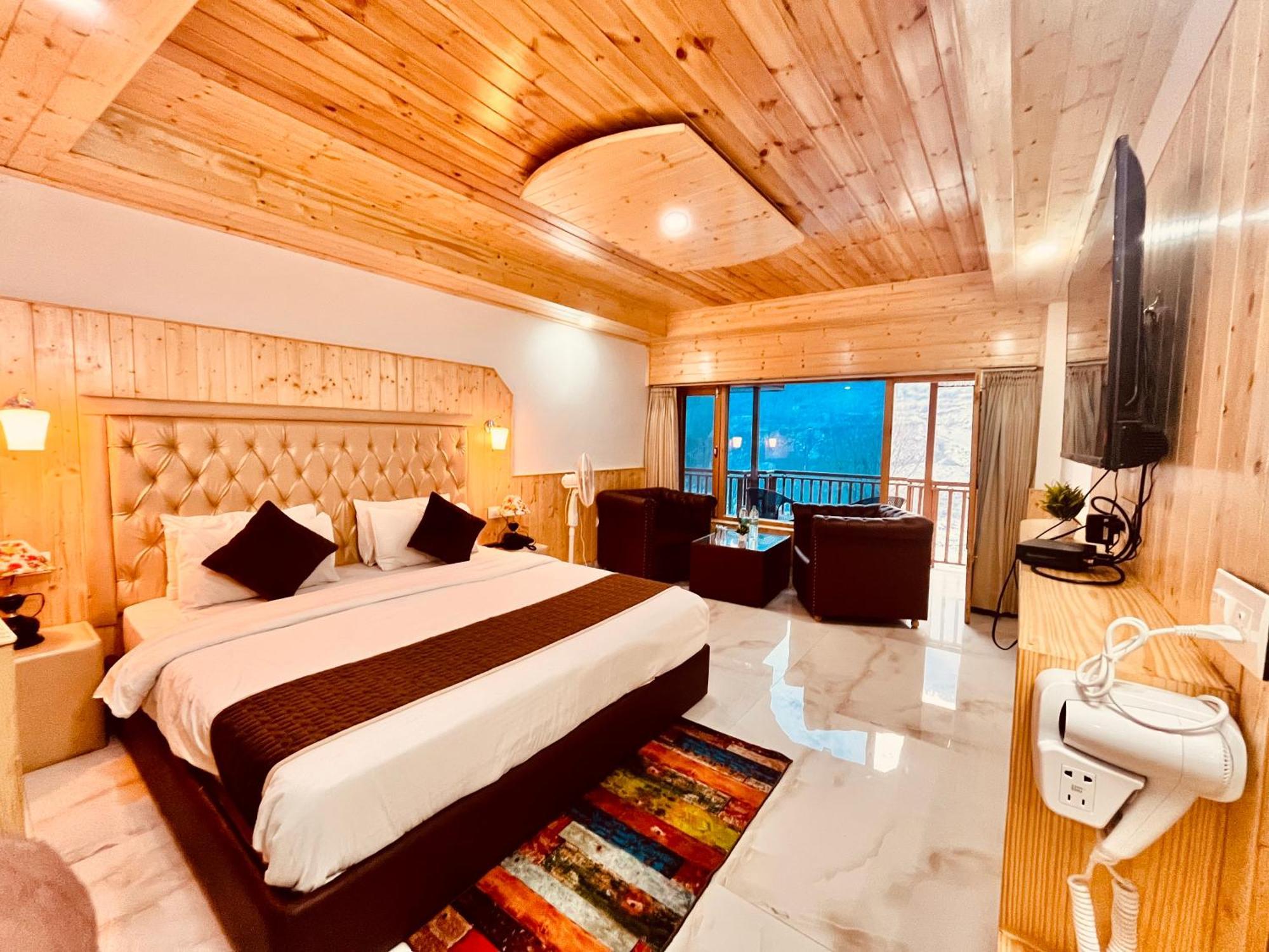 Himalayan Fort Resort, Manali - ! Riverside Property !! Big Lawn With Bonfire !! Best Selling !! Scenic River & Mountais View !! Big Parking !! Luxury Balcony Rooms !! Playing Zone !! Property Of The Year ! M 98160-43600 Exteriér fotografie