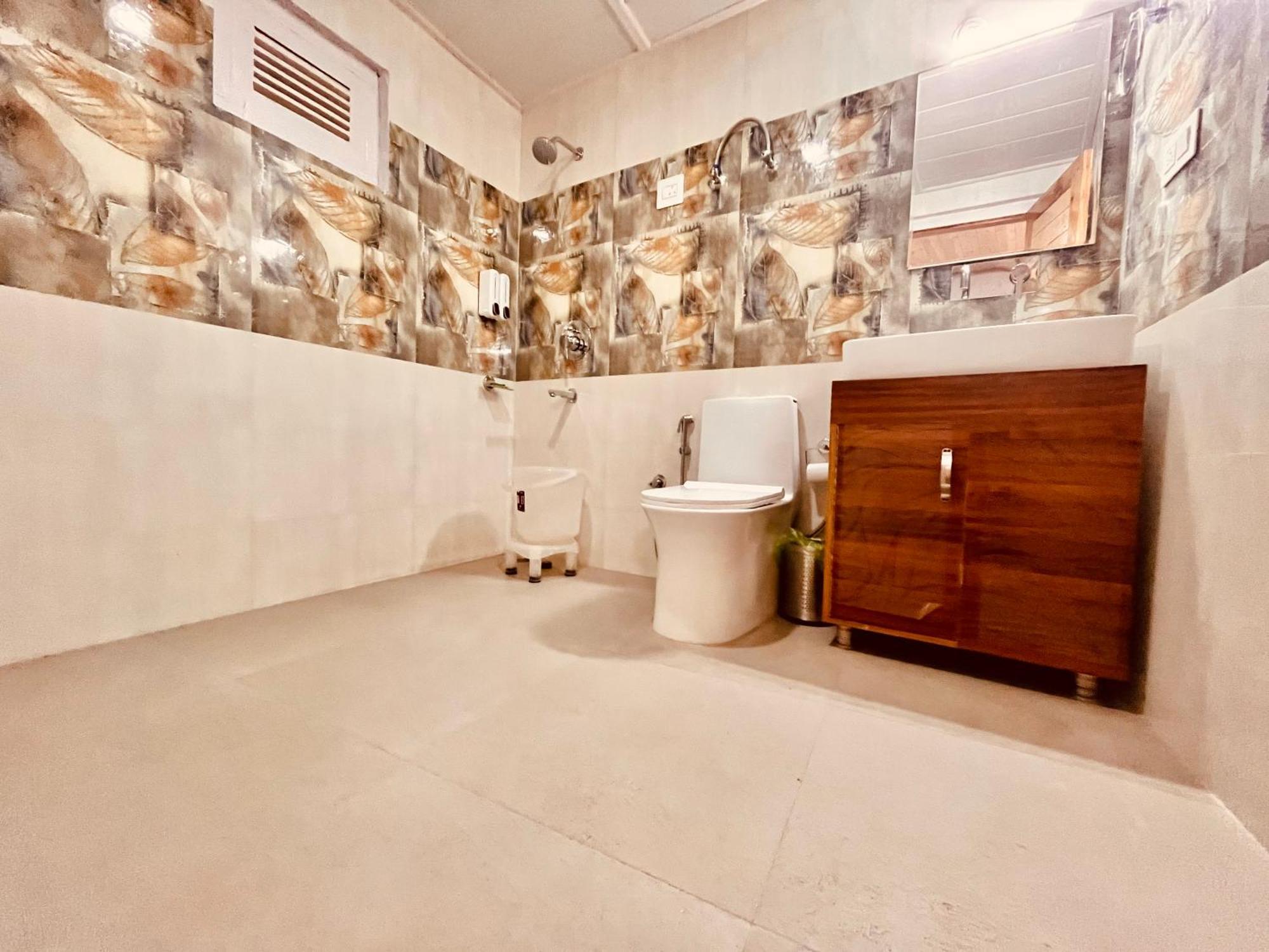 Himalayan Fort Resort, Manali - ! Riverside Property !! Big Lawn With Bonfire !! Best Selling !! Scenic River & Mountais View !! Big Parking !! Luxury Balcony Rooms !! Playing Zone !! Property Of The Year ! M 98160-43600 Exteriér fotografie