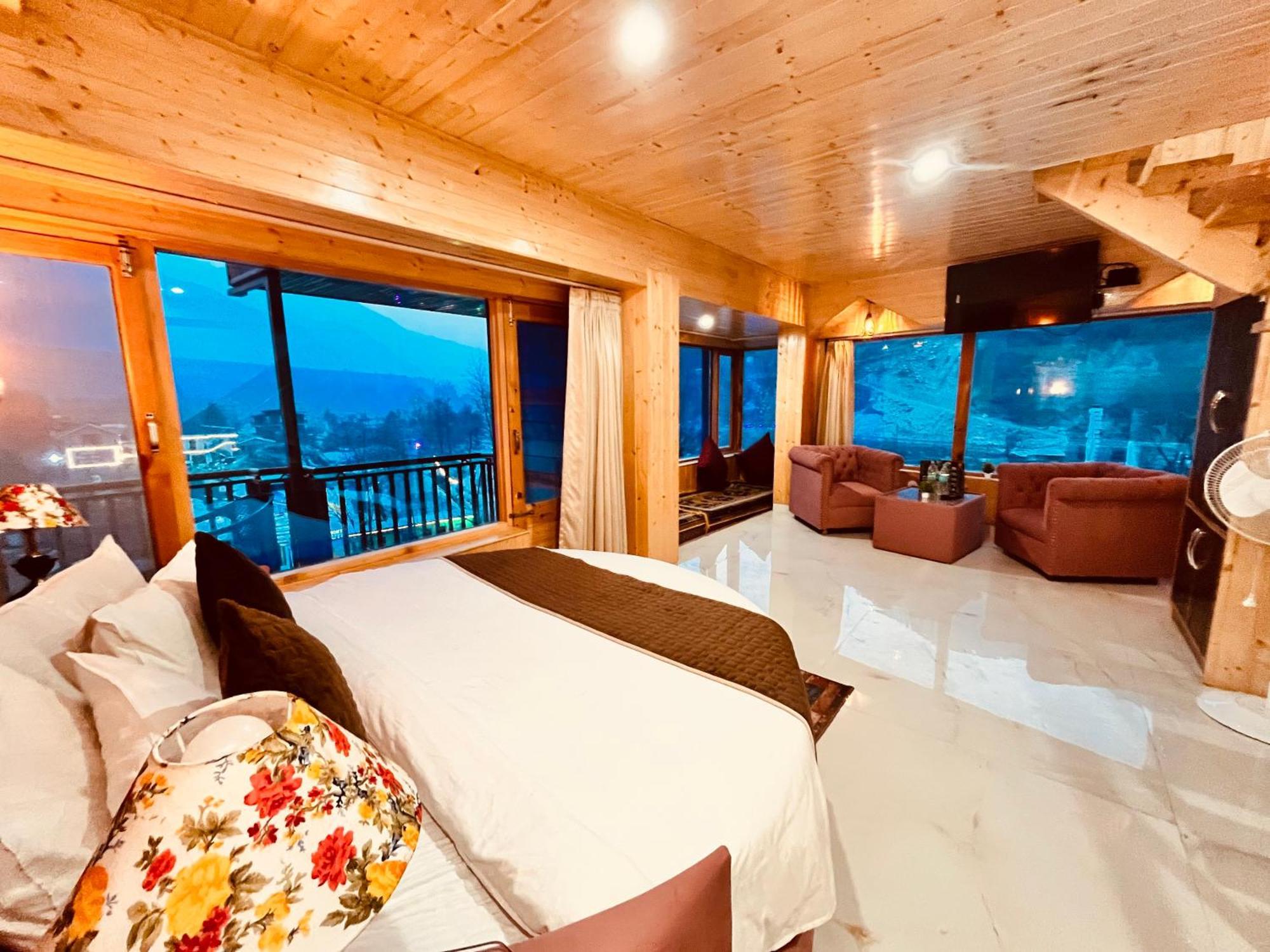 Himalayan Fort Resort, Manali - ! Riverside Property !! Big Lawn With Bonfire !! Best Selling !! Scenic River & Mountais View !! Big Parking !! Luxury Balcony Rooms !! Playing Zone !! Property Of The Year ! M 98160-43600 Exteriér fotografie