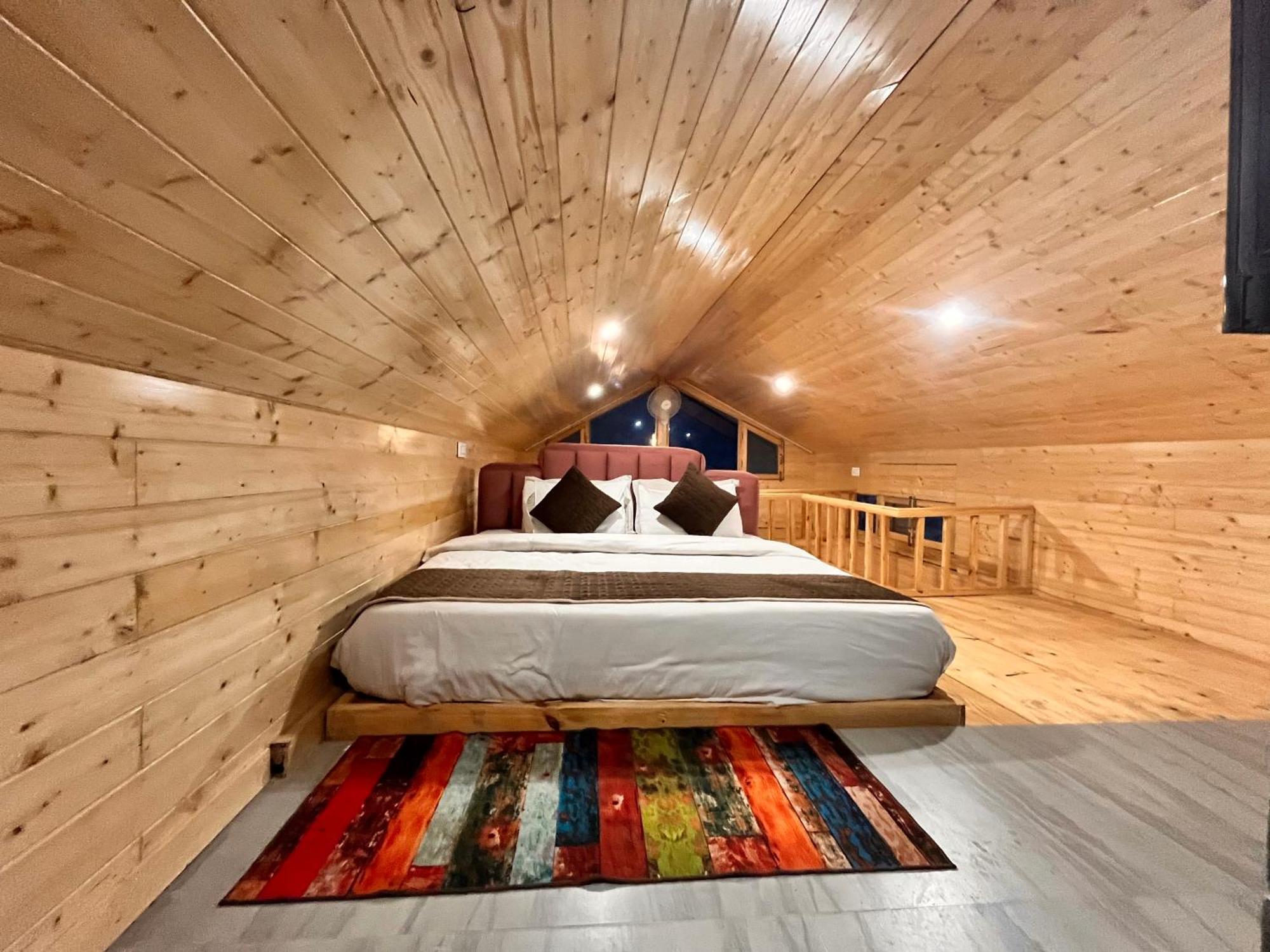 Himalayan Fort Resort, Manali - ! Riverside Property !! Big Lawn With Bonfire !! Best Selling !! Scenic River & Mountais View !! Big Parking !! Luxury Balcony Rooms !! Playing Zone !! Property Of The Year ! M 98160-43600 Exteriér fotografie