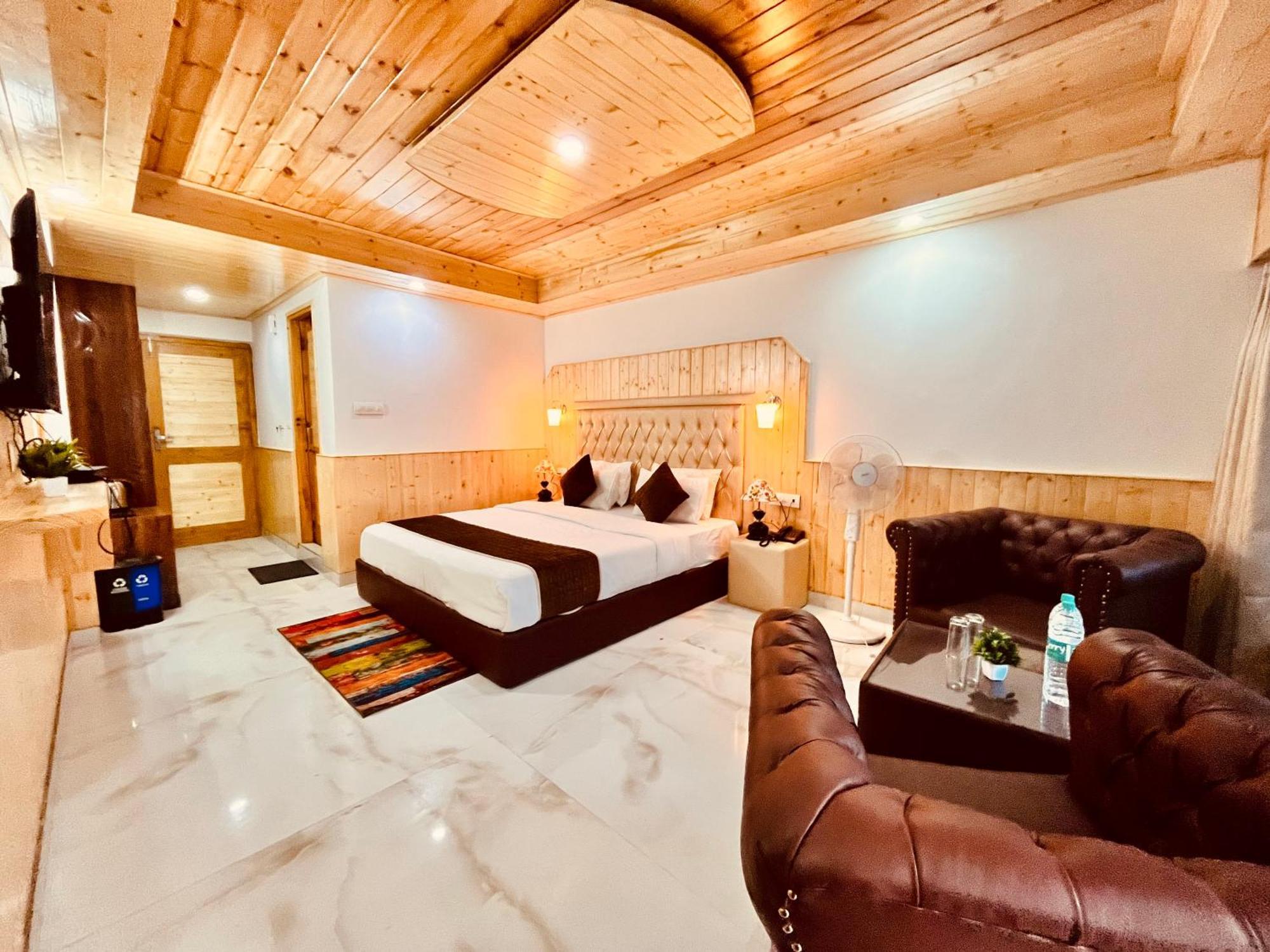 Himalayan Fort Resort, Manali - ! Riverside Property !! Big Lawn With Bonfire !! Best Selling !! Scenic River & Mountais View !! Big Parking !! Luxury Balcony Rooms !! Playing Zone !! Property Of The Year ! M 98160-43600 Exteriér fotografie